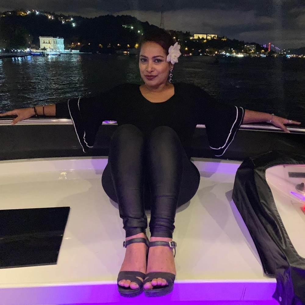 Meet your Posher, Dina